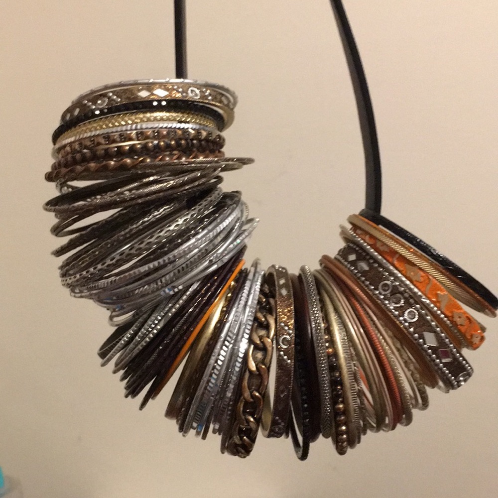 BANGLES!!! Approx 100 bracelets sold as a bundle